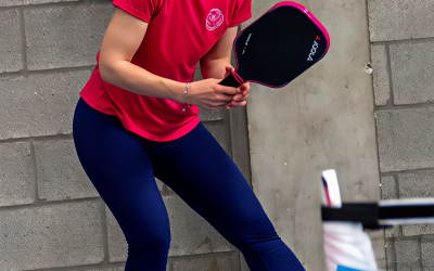 Pourquoi le pickleball plaît tant aux femmes ? 7 raisons majeures !